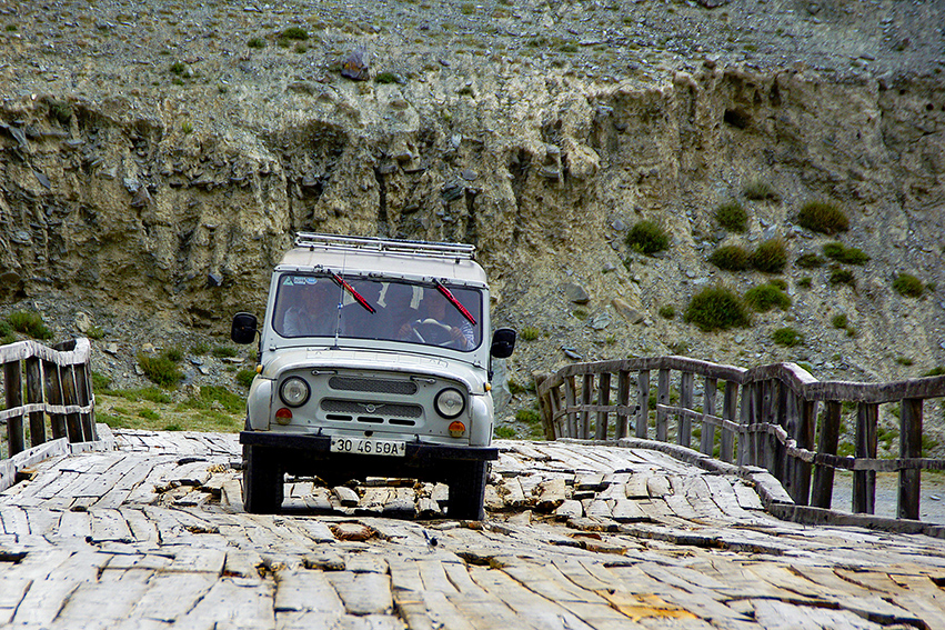 Flussbrücke in der Mongolei